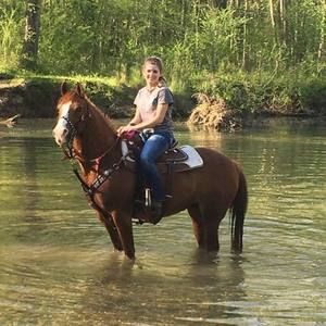 Meet your Posher, Alayna